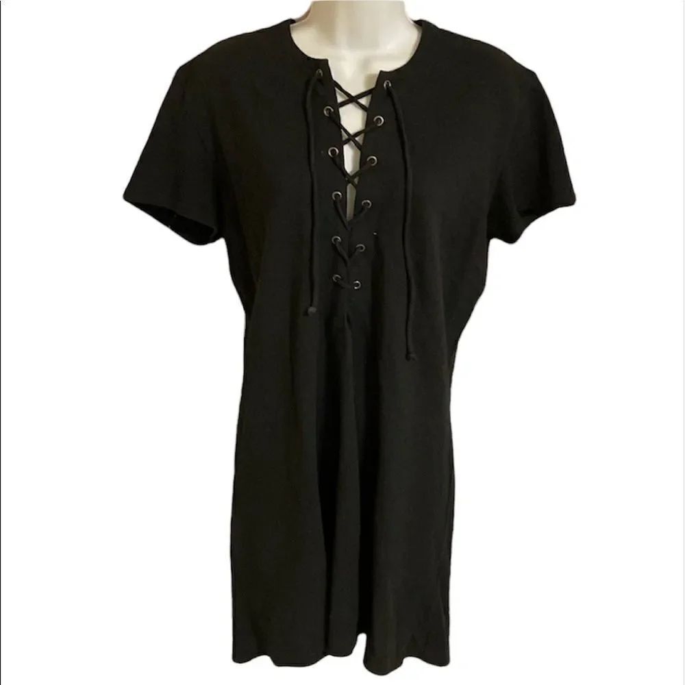 ✨ Reformation Caroline Lace Up T Shirt Dress ✨